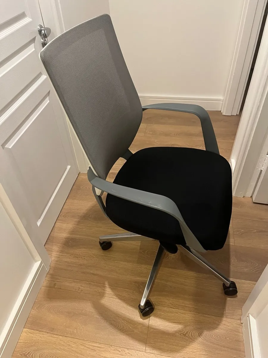 Office Chair - perfect condition - Image 2