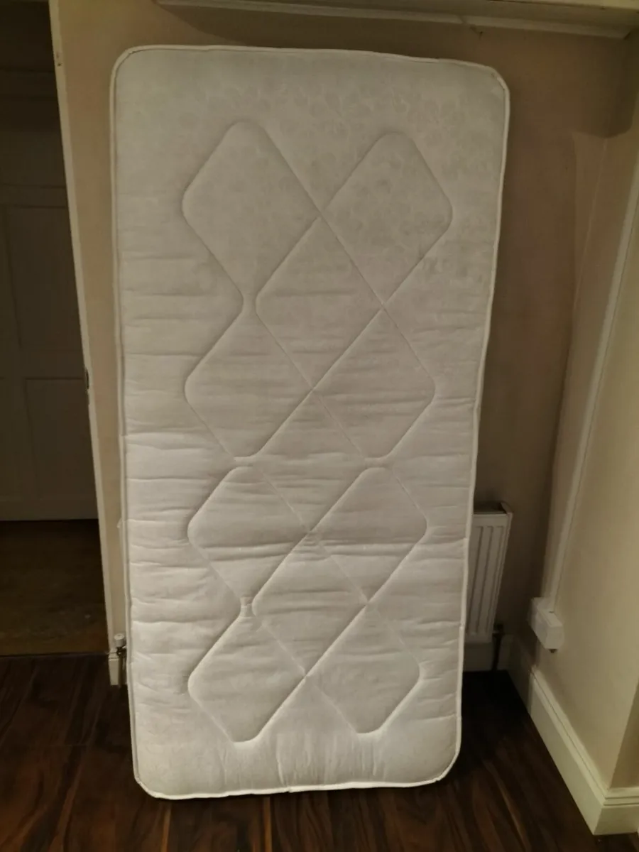 Single Bed - Image 2