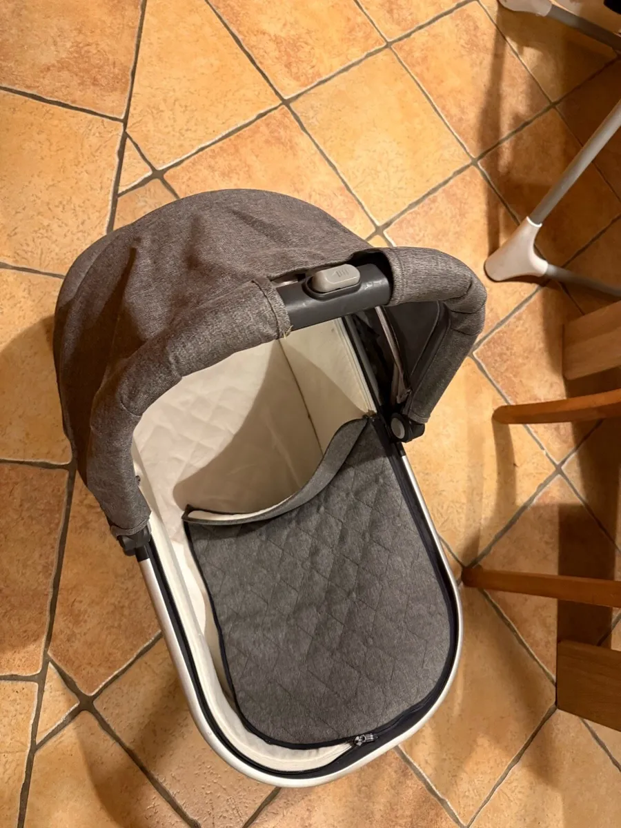 Uppababy bassinet - Image 2