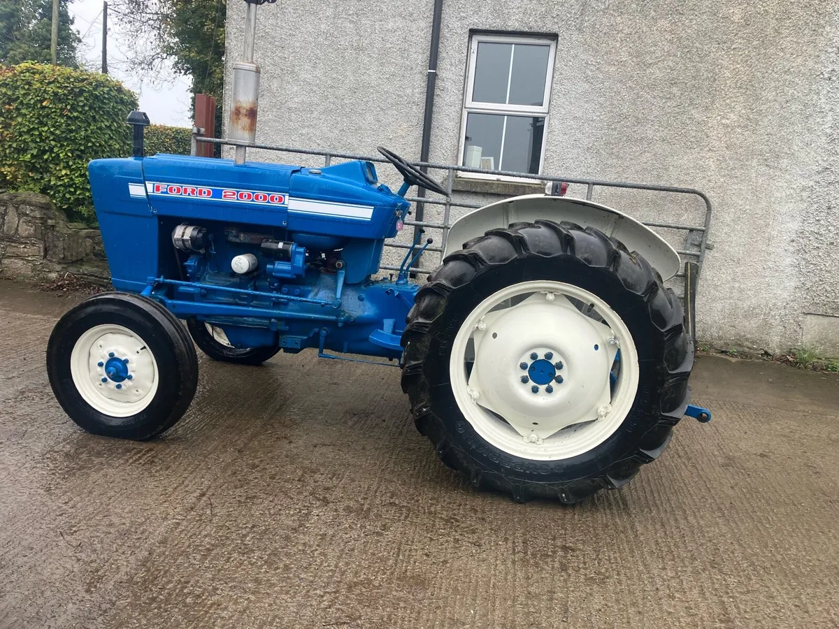 Ford 2000 - Image 1
