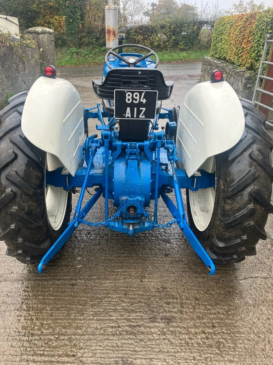 Ford 2000 - Image 2
