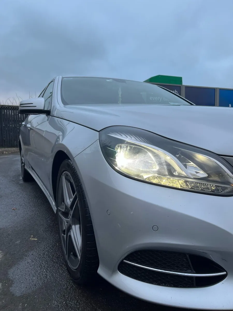 Mercedes Benz E220 - Image 2