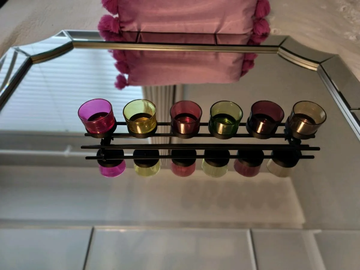 Tea light holder