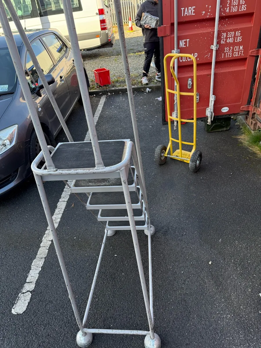 Industrial Warehouse step ladder - Image 3
