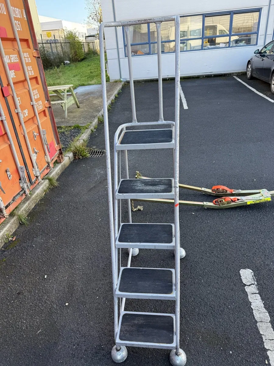 Industrial Warehouse step ladder - Image 4
