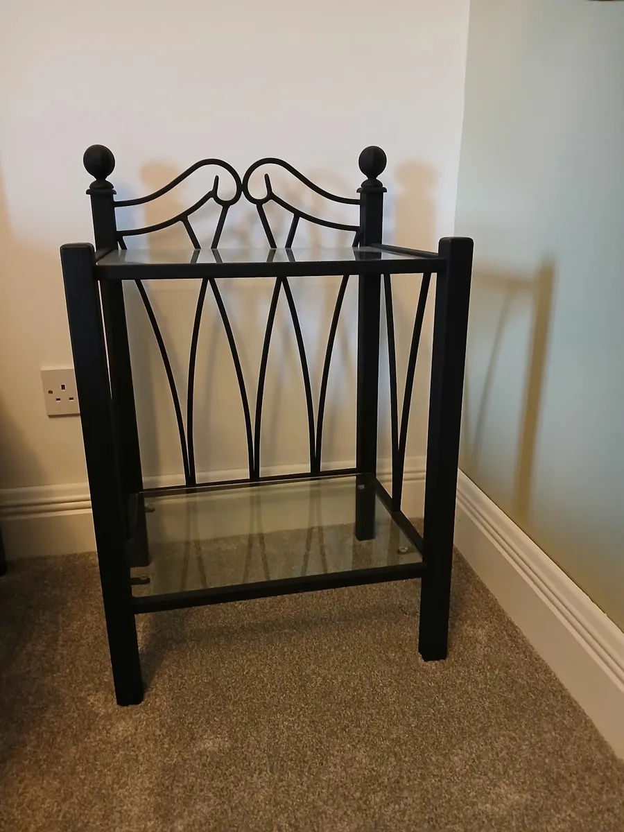 Two bedside tables - Image 1