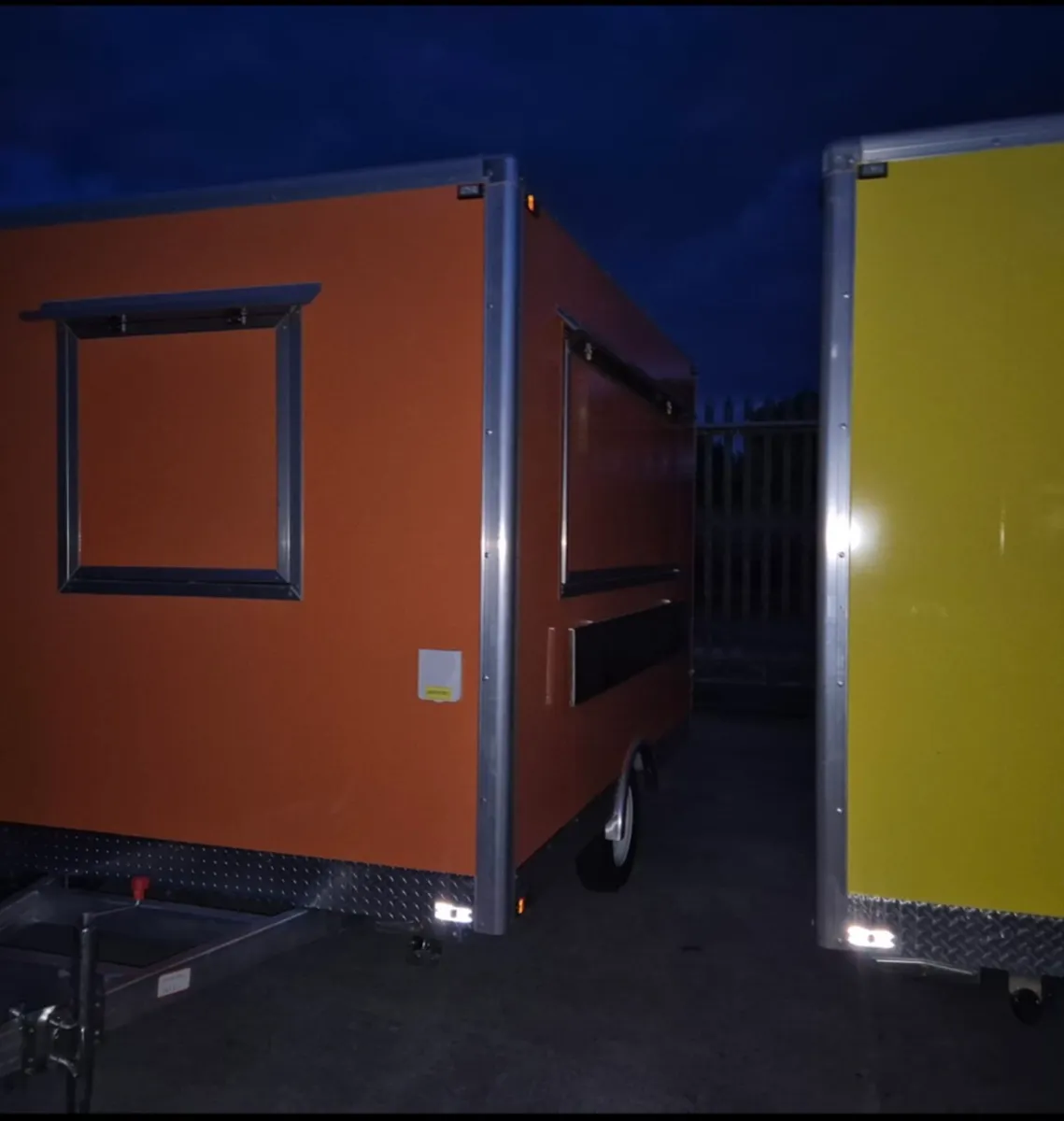Catering trailer - Image 1