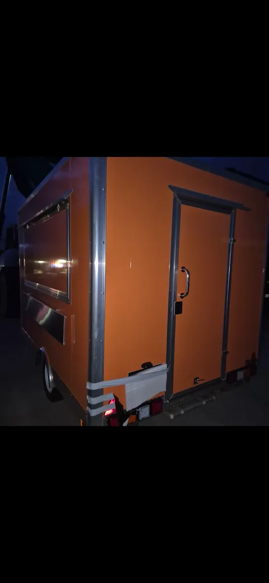 Catering trailer - Image 2