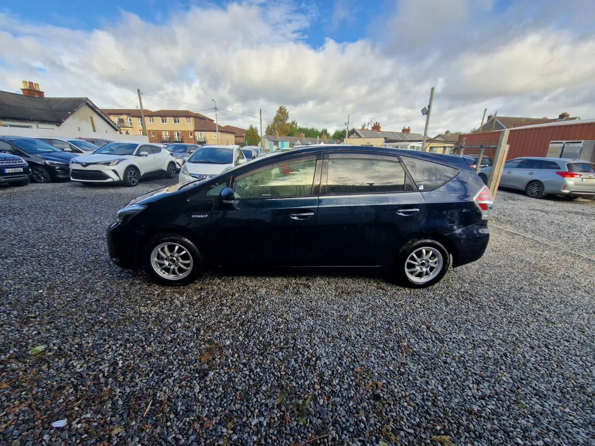 Toyota Prius alpha 2020 - Image 3