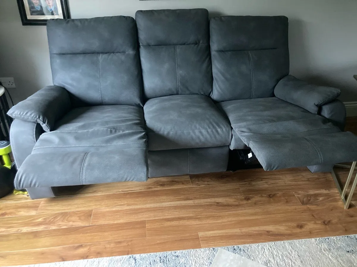3 seater couch - Image 2