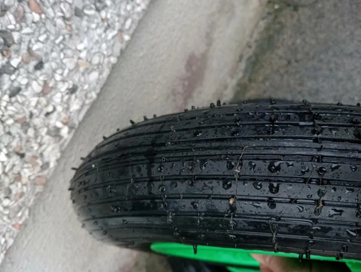 Wheel barrow wheels - Image 3