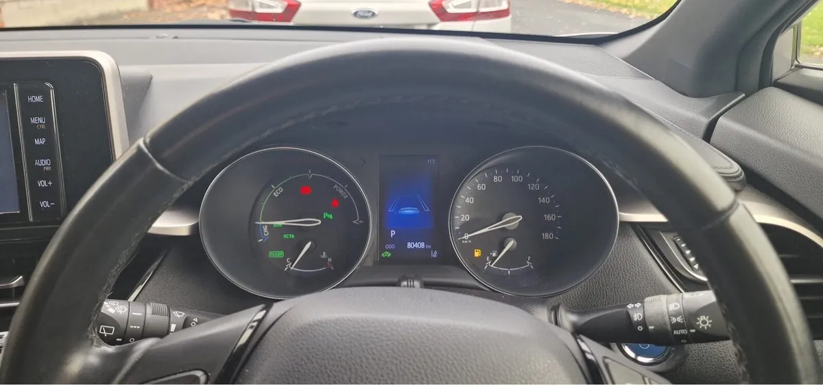 TOYOTA CH-R HYBRID SPORT - Image 4