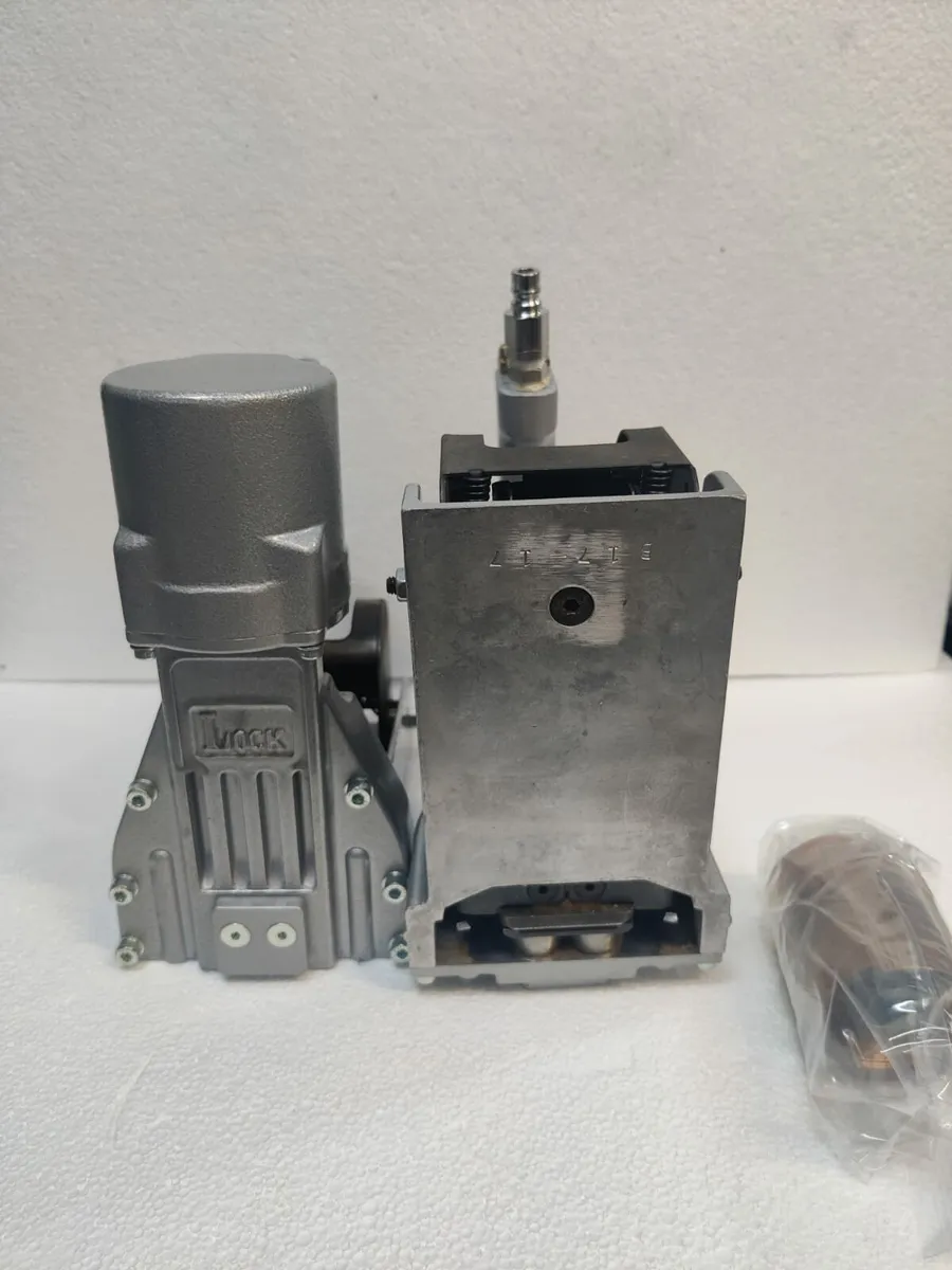 2 Top closing staplers with clamping anvils - Image 2