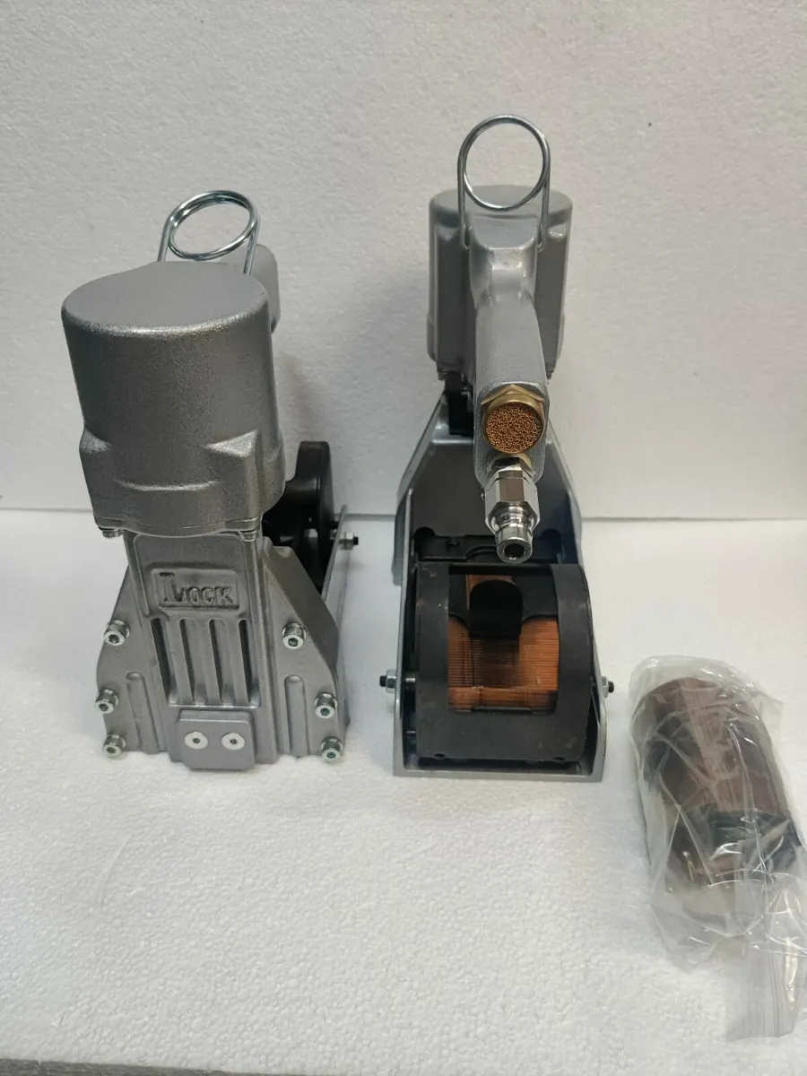 2 Top closing staplers with clamping anvils - Image 3