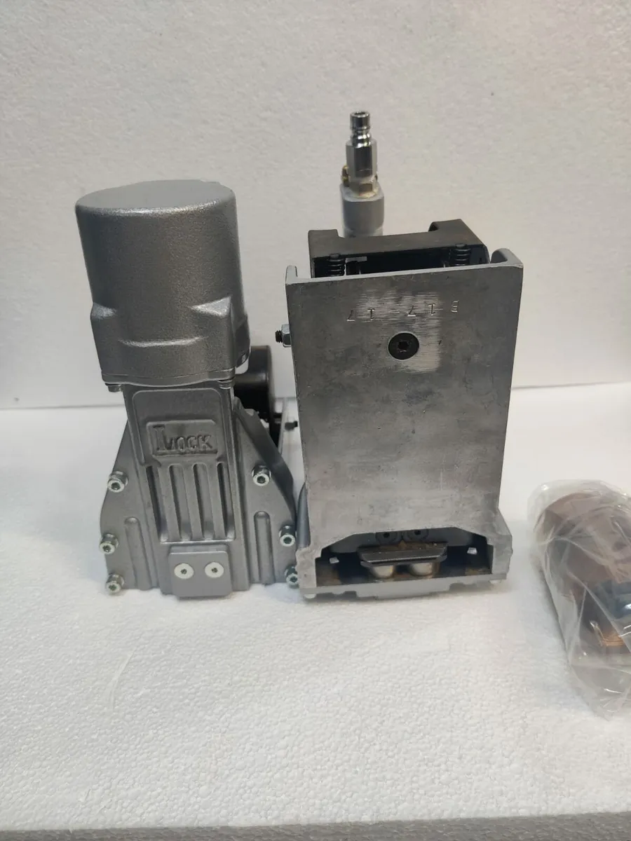 2 Top closing staplers with clamping anvils - Image 4