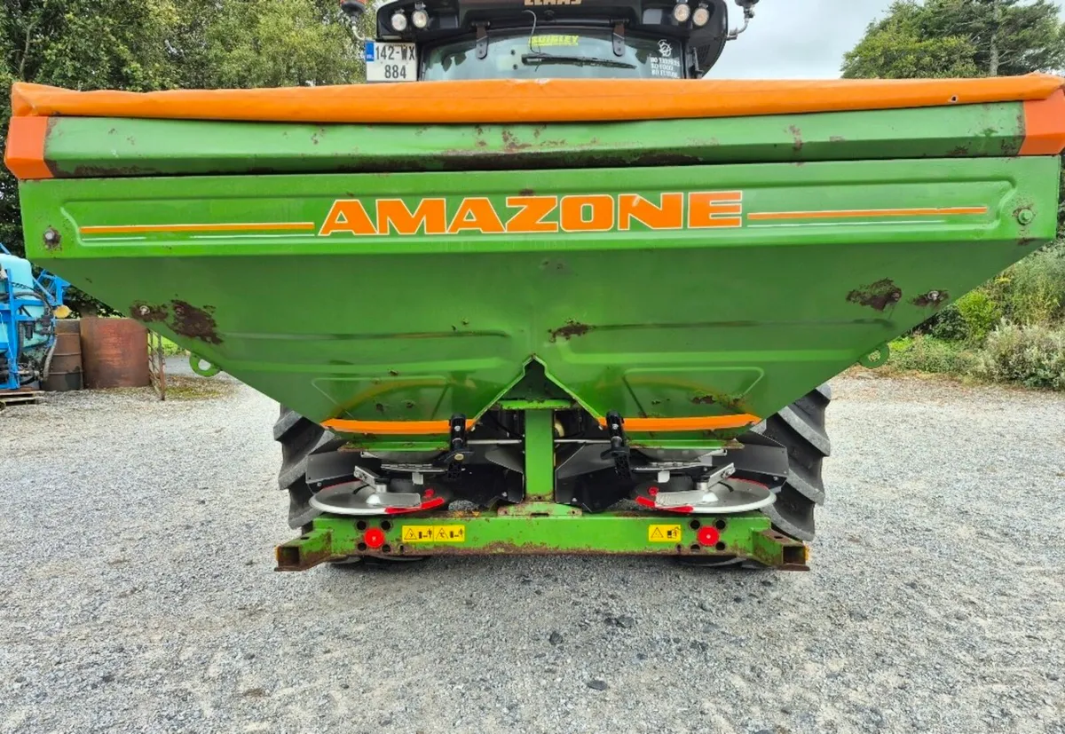 Amazon fertiliser spreader - Image 1