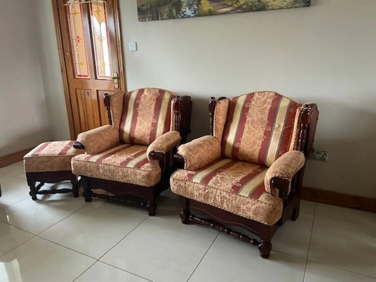 Lovely 4 Piece Suite of Furniture Excell Condition - Image 4
