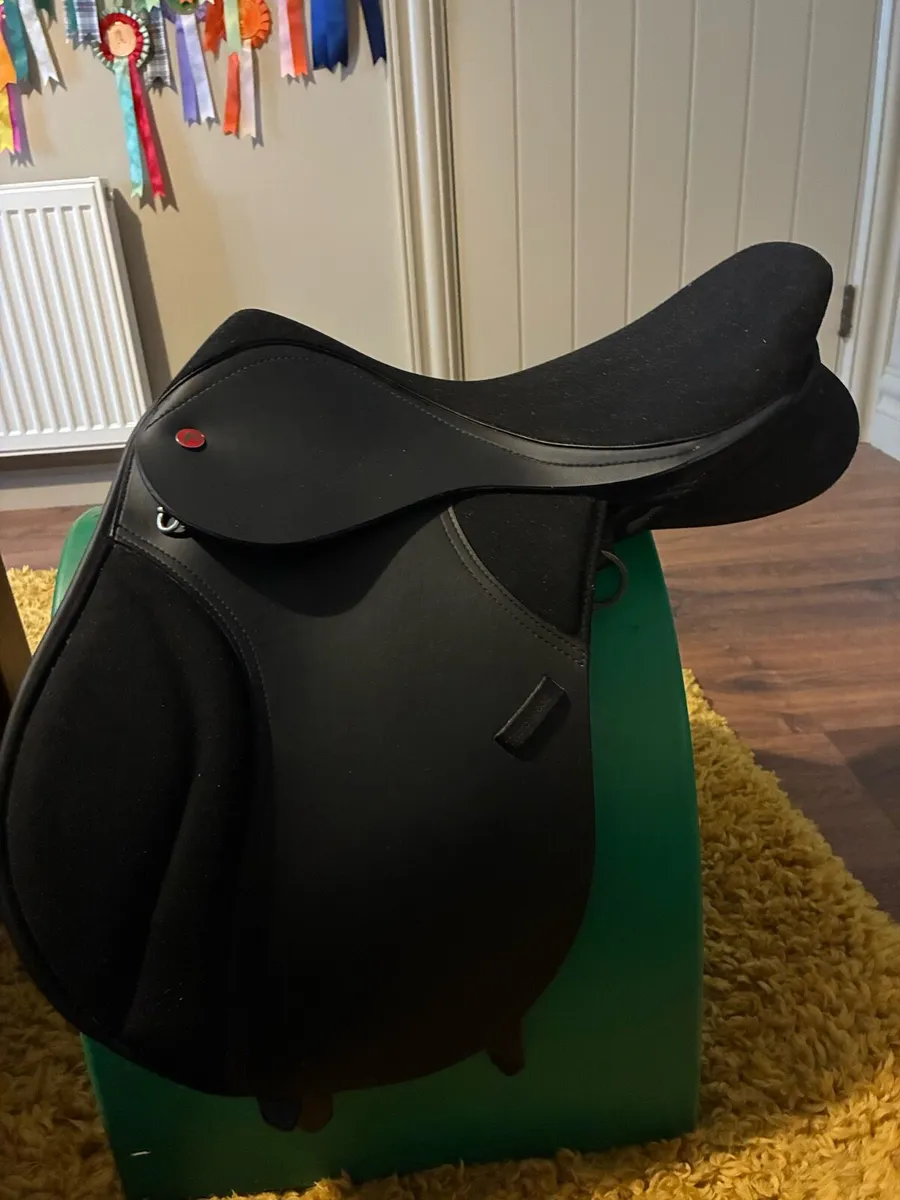 Thorowgood T4 pony saddle 16.5” - Image 2