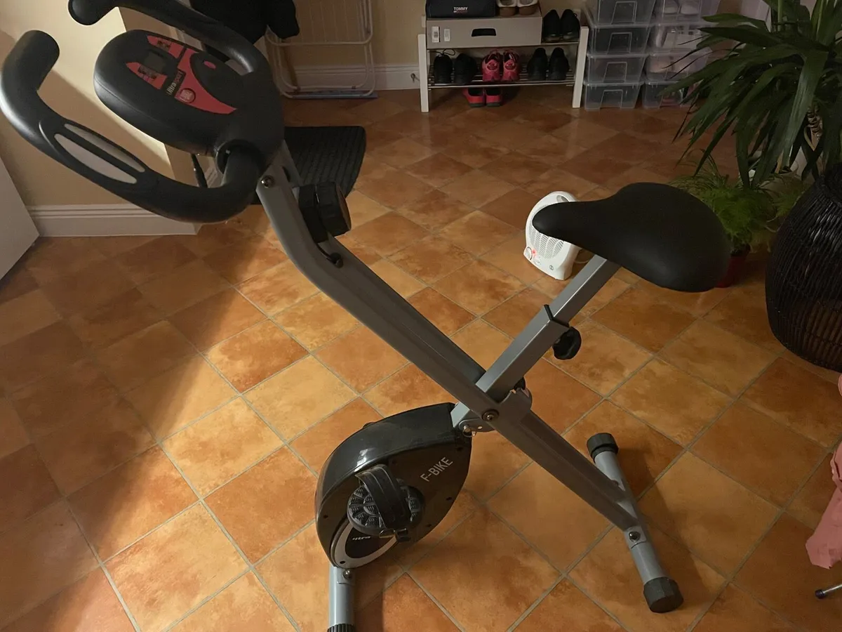 Training bike - Image 1
