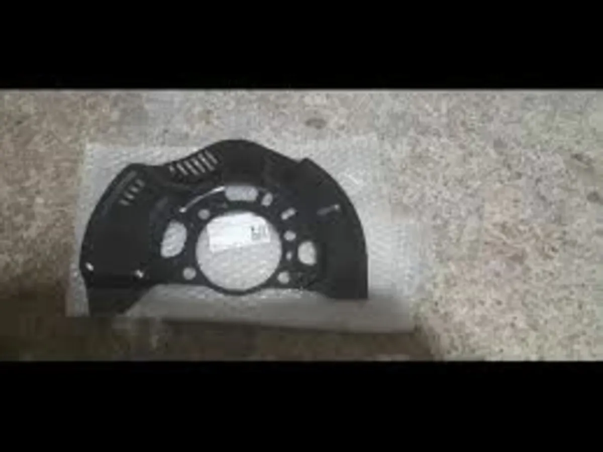 FRONT RIGHT SIDE BRAKE DUST PLATE COVER TOYOTA AUR