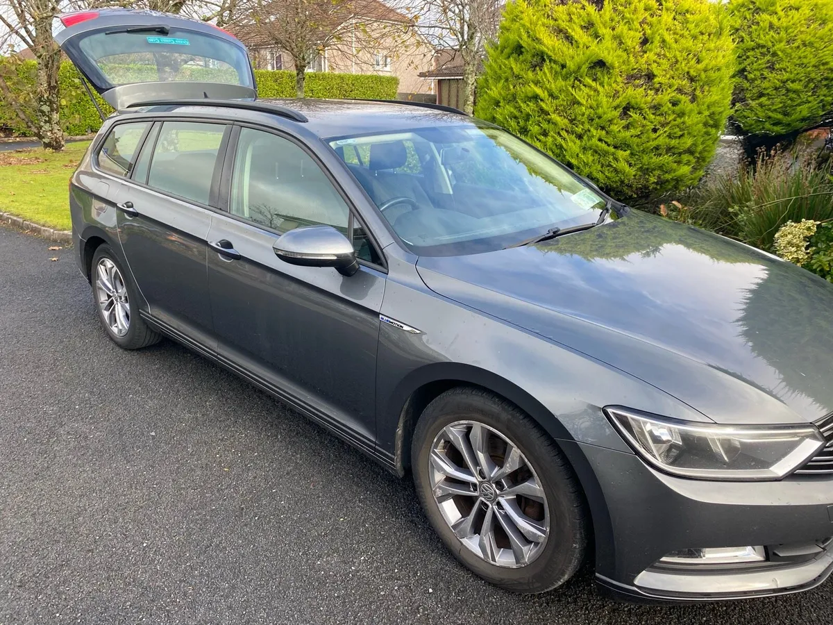 VW Passat Estate - Image 2