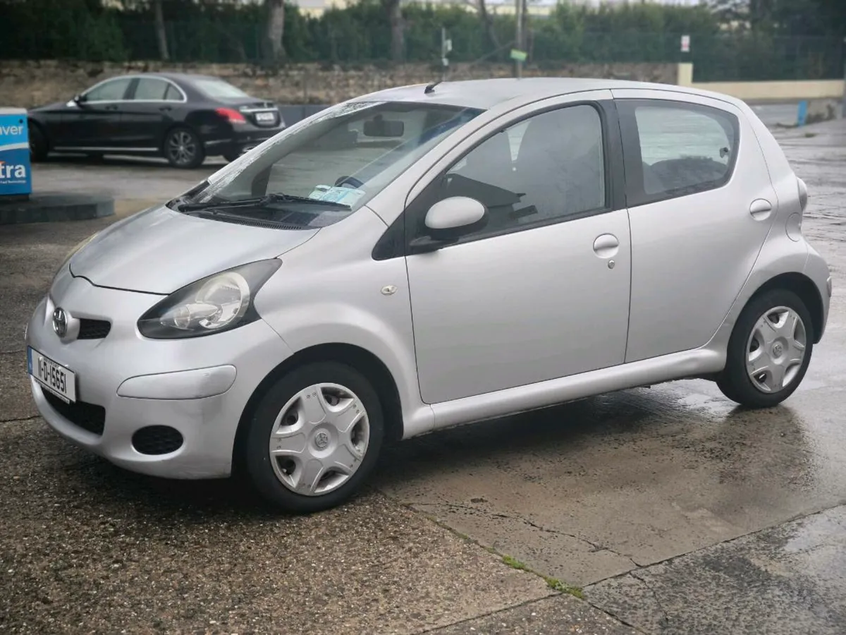 Toyota Aygo 2011 - Image 2