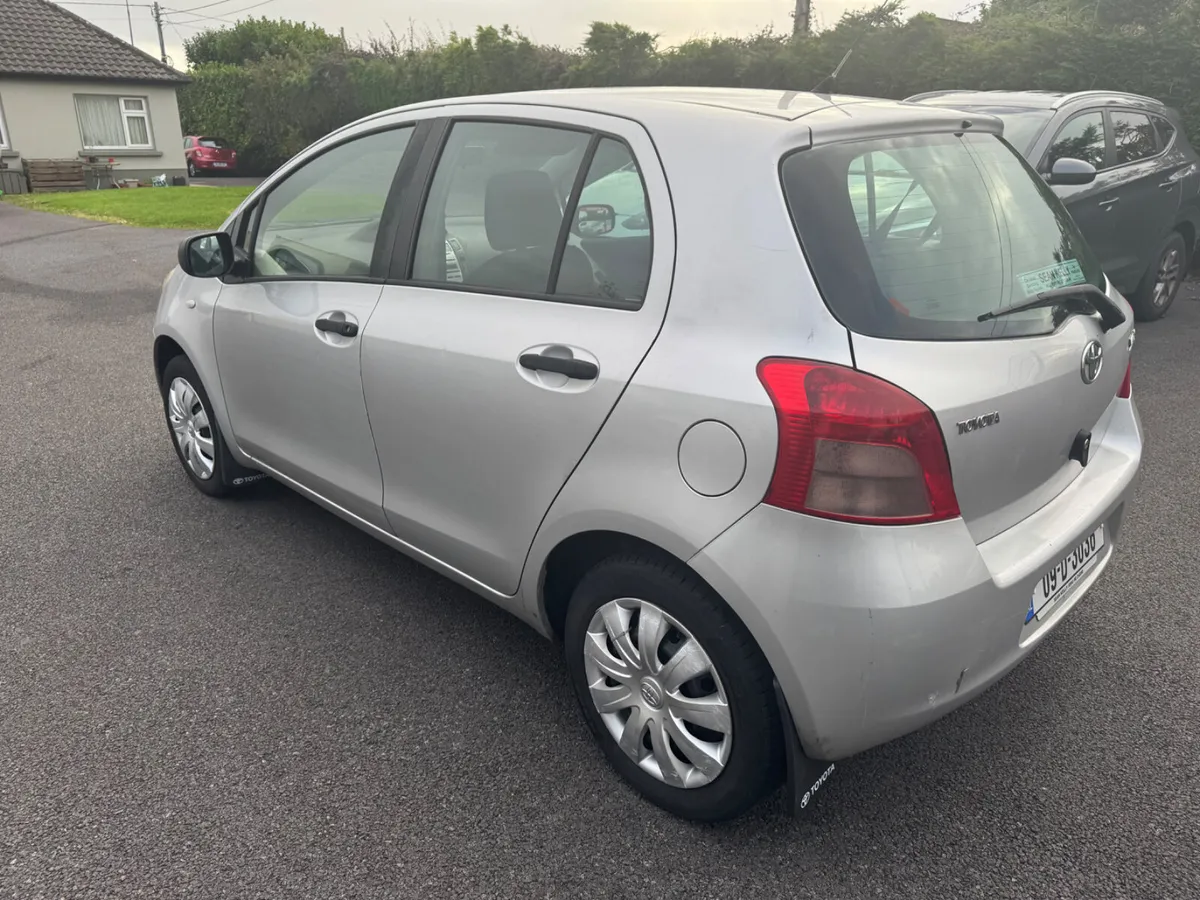 Toyota Yaris 2009 - Image 4