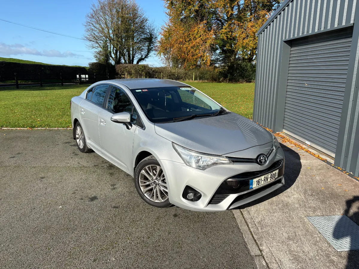 Toyota Avensis Luna NAV 2016 - Image 2
