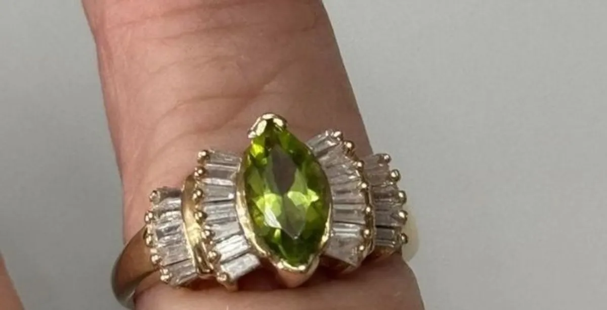Diamond and Peridot ring - Image 2