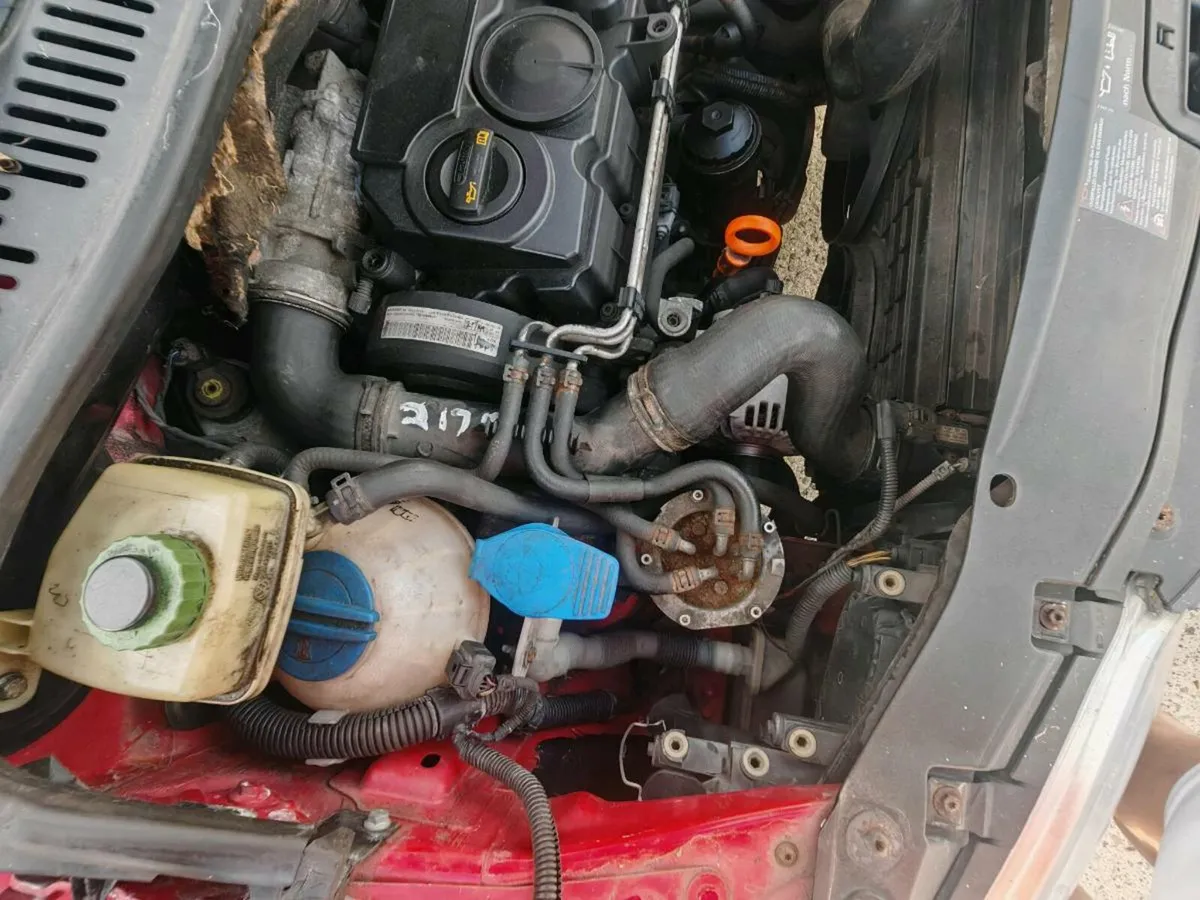 Vw caddy 1.9tdi very low mileage - Image 3