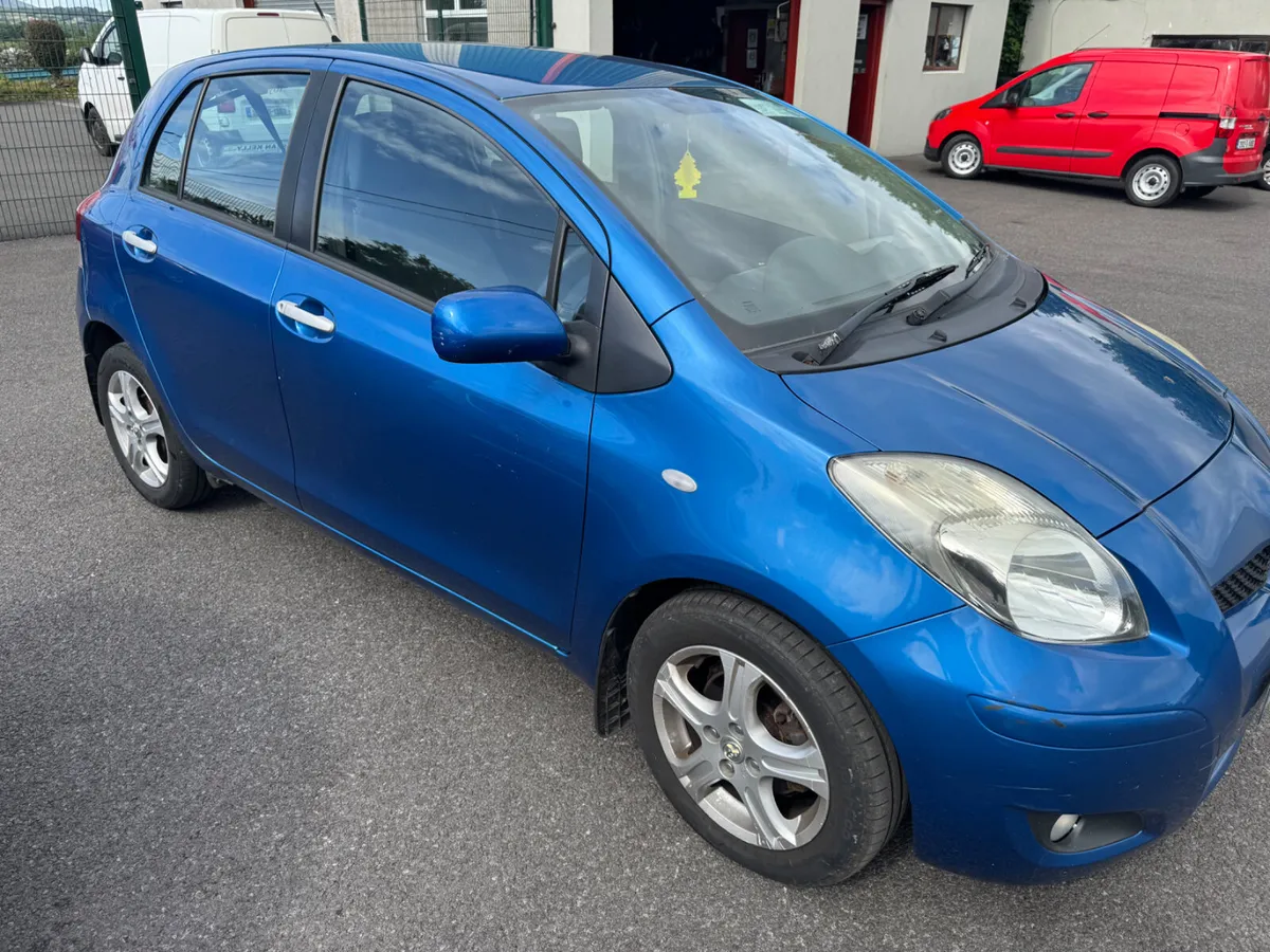 Toyota Yaris 2010 - Image 3