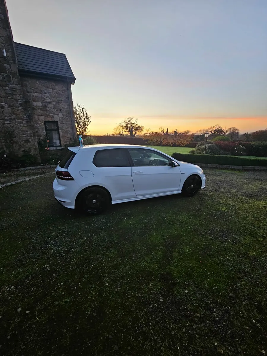 Volkswagen Golf 2015 - Image 1