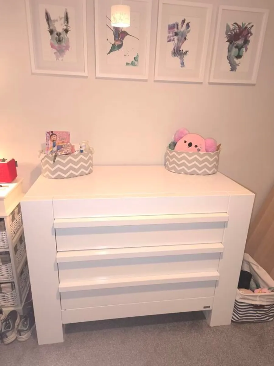 Baby changing unit and drawers - Image 2
