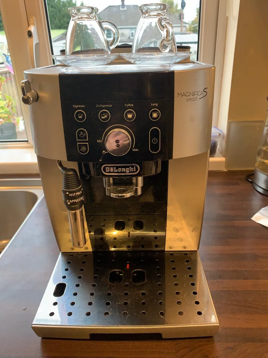 Coffee Machine - De Longhi - Image 1