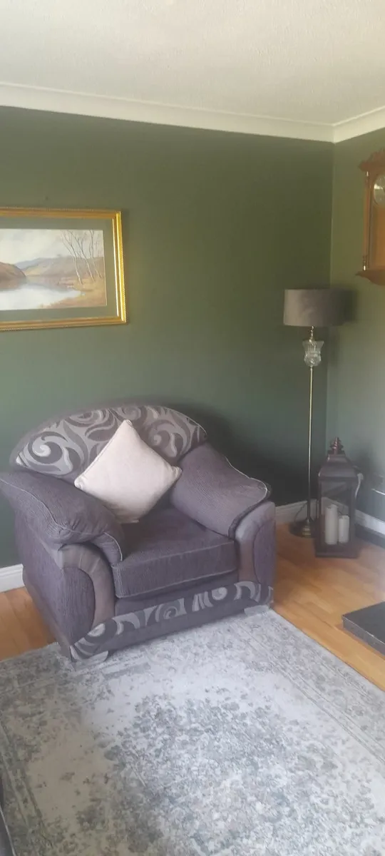 3 seater couch and one arm chair - Image 3