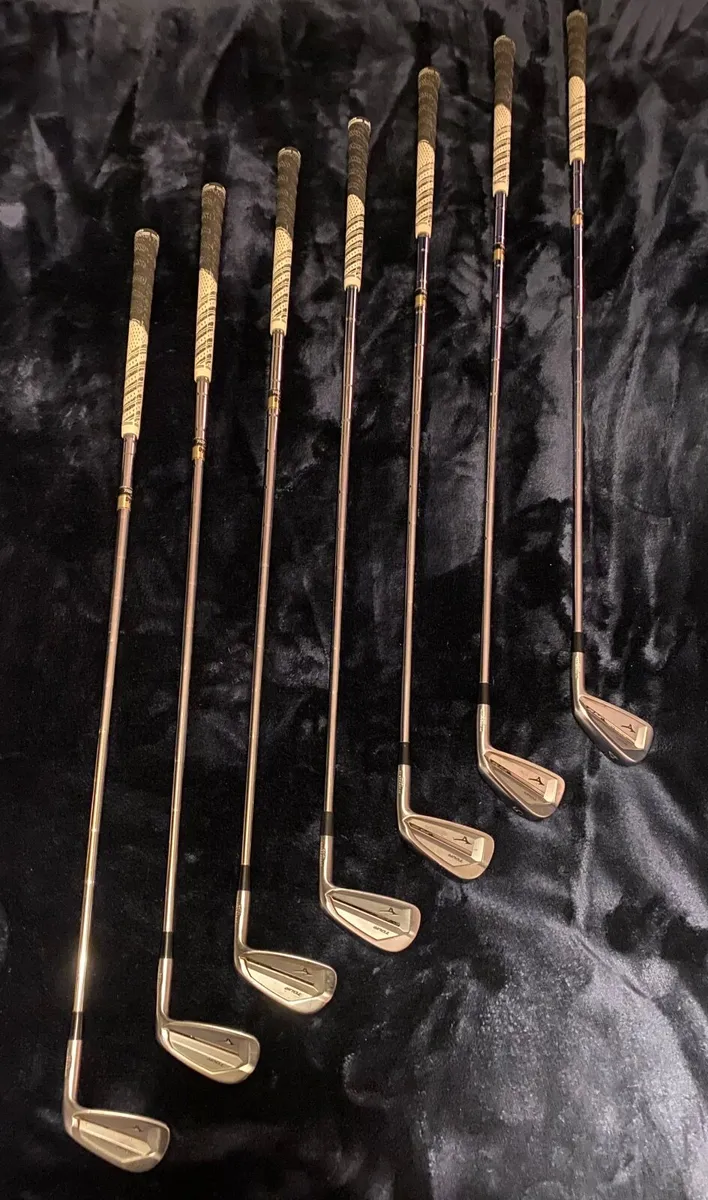 Mizuno JPX 921 Tour Irons - Image 1