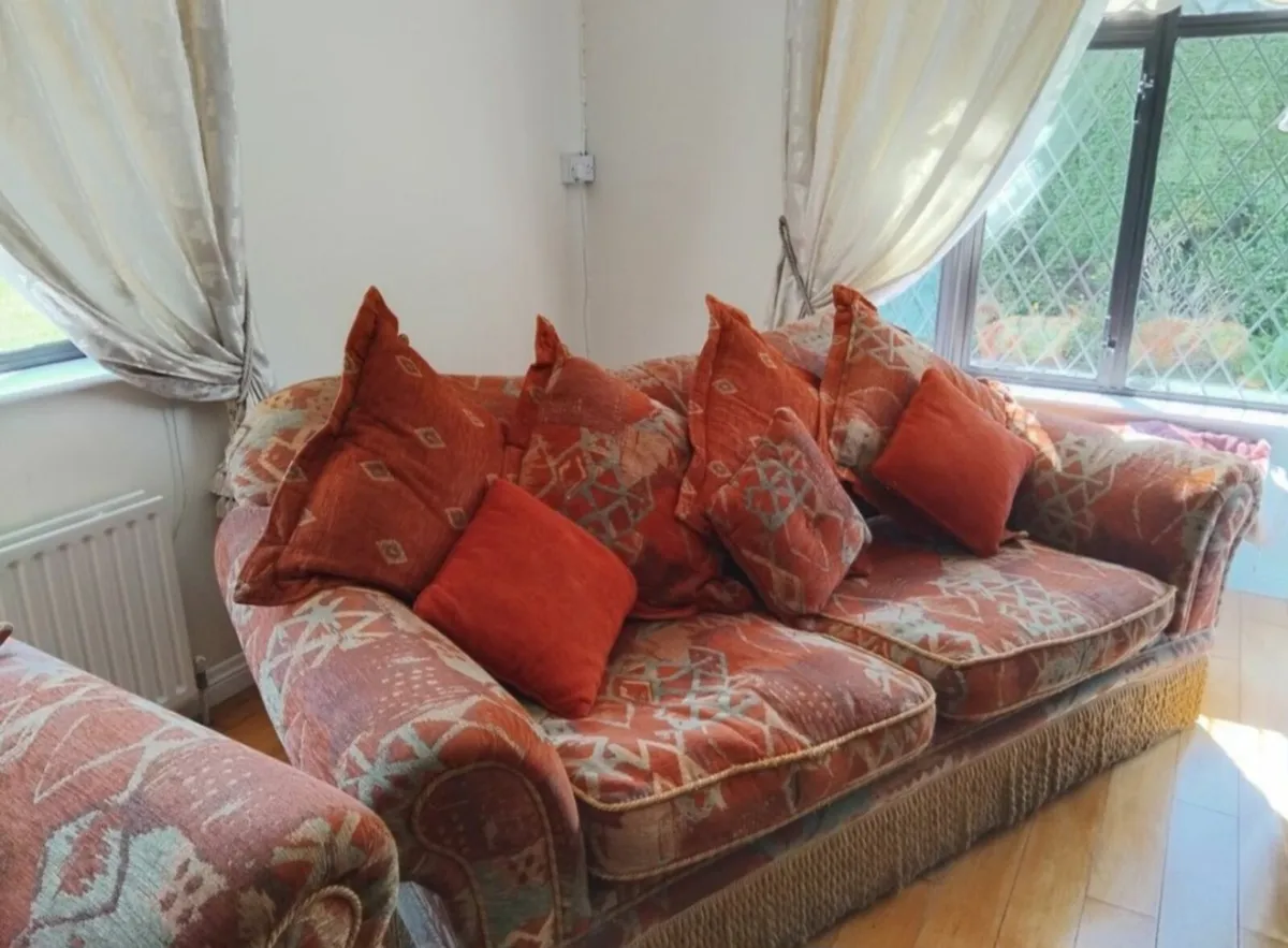Couches - Image 2