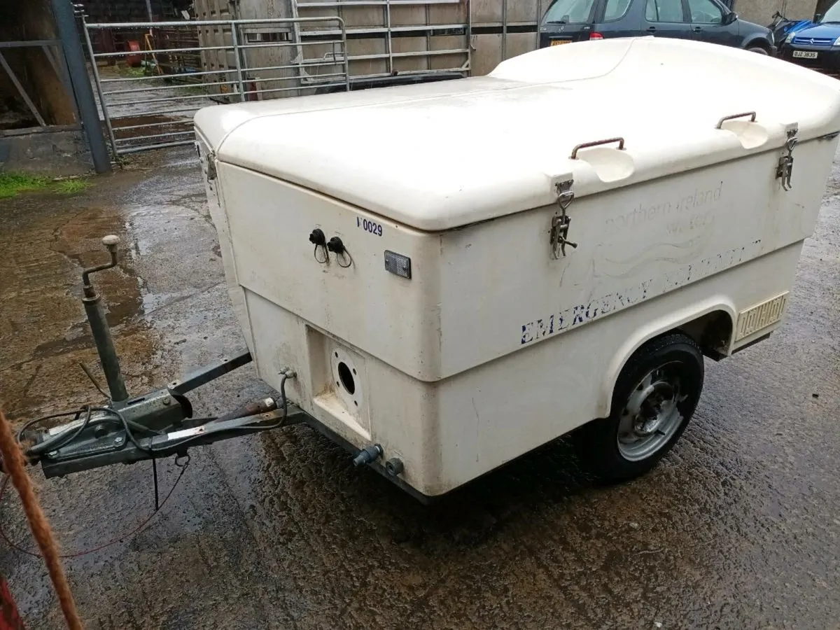Trailer - Image 1