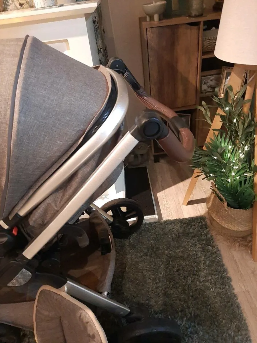 Pram - Image 3