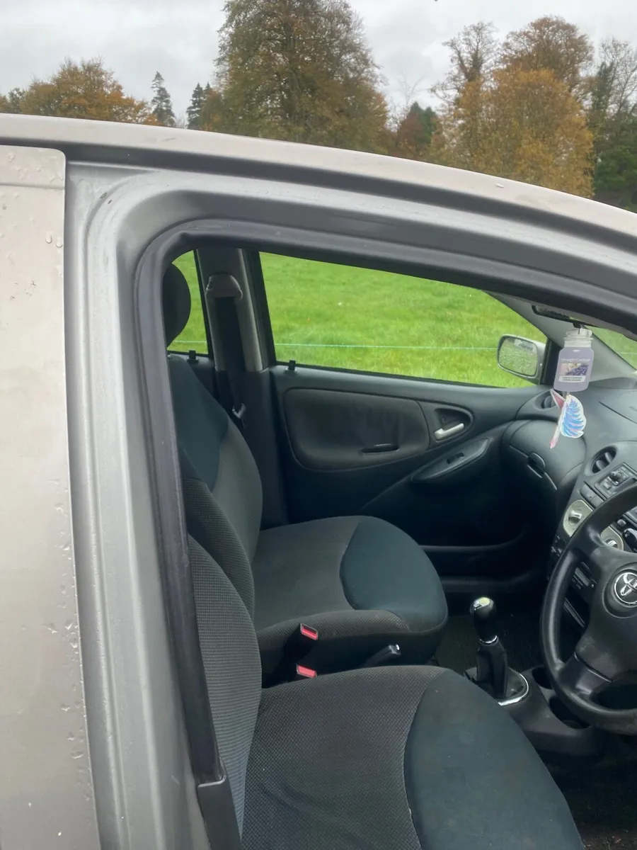 Toyota Yaris 2005 - Image 1