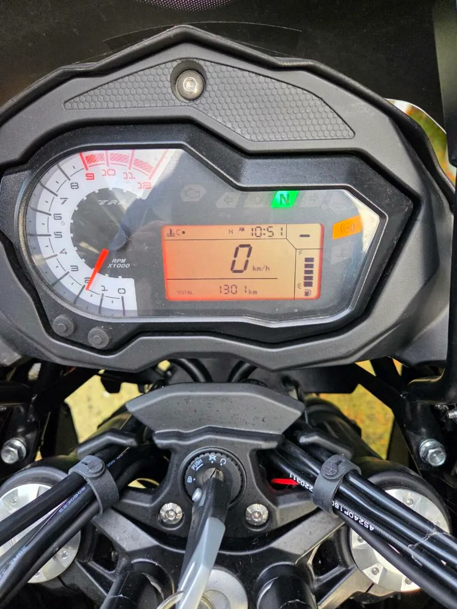 Benelli trk 502 2024 excellent condition - Image 4