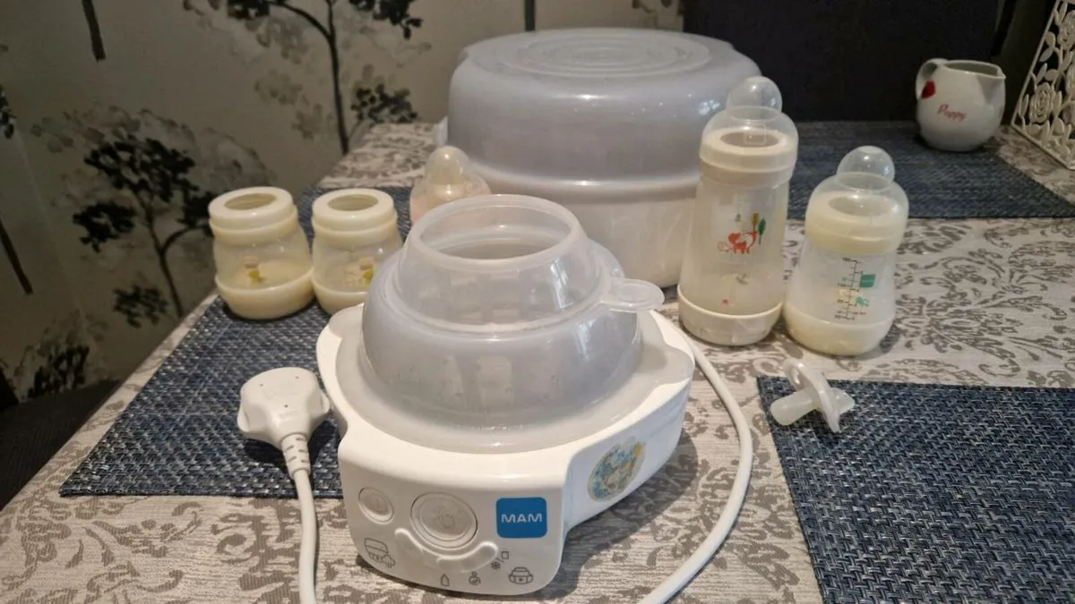 MAM bottle steriliser and food warmer + 8 bottles - Image 4