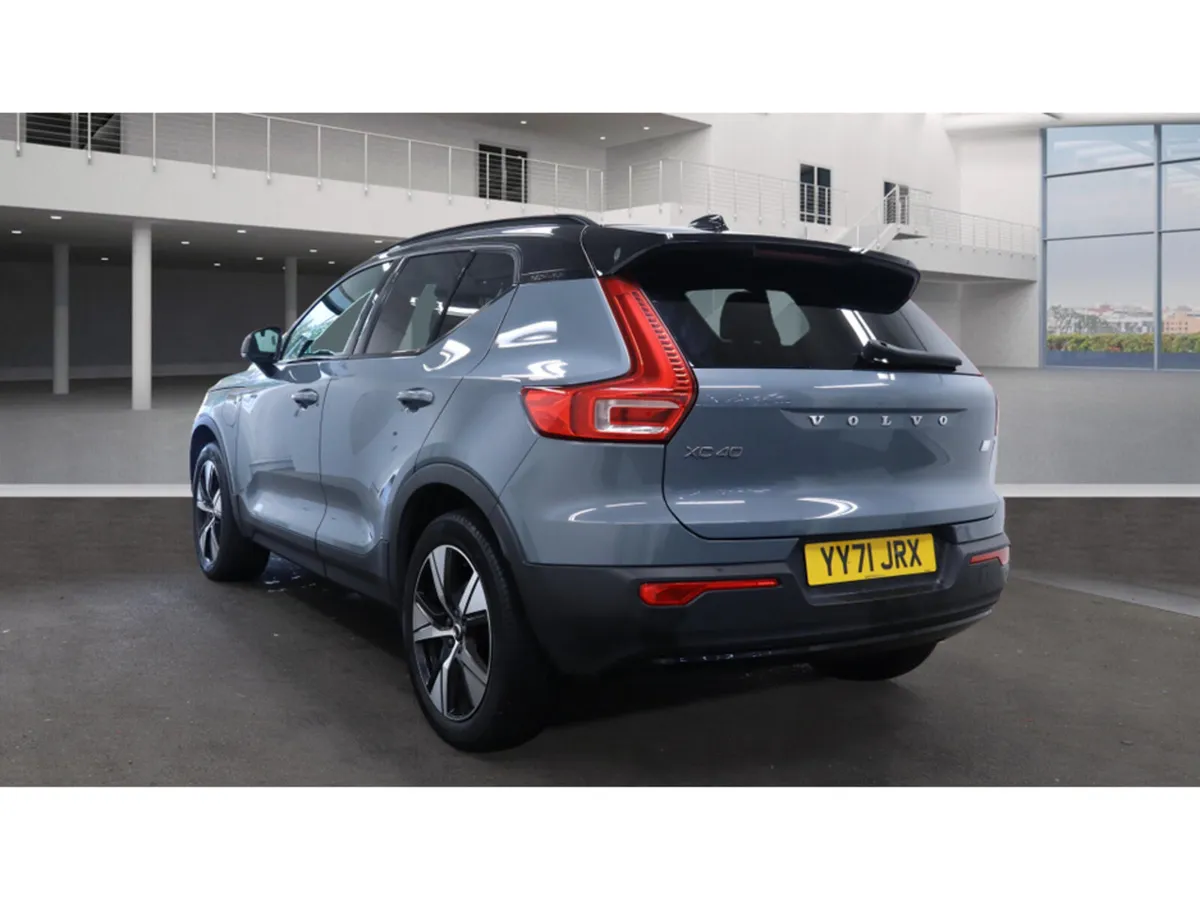 Volvo XC40 (212) R-DESIGN T4 RECHARGE - Image 3