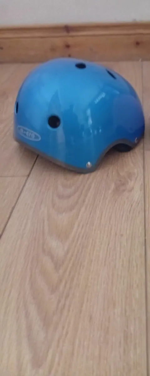 Universal Quality helmet 1month old - Image 4