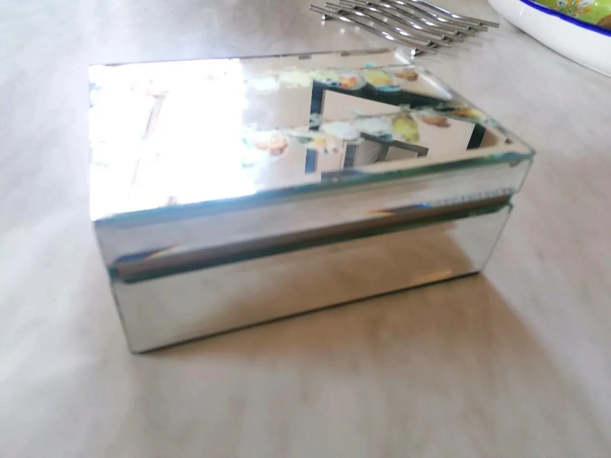 Laura Ashley Mirrored Jewellery Box - Image 2