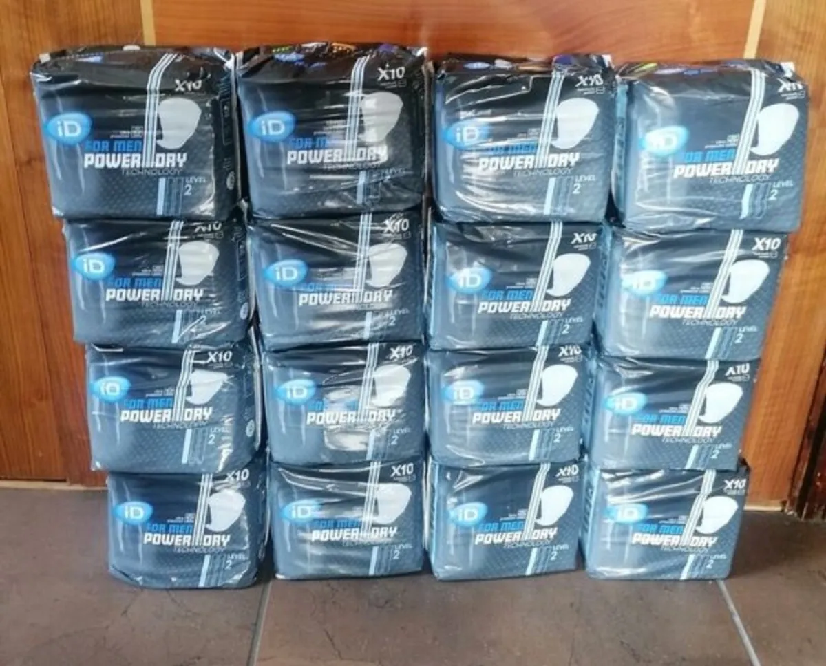 16 Packs of iD Pads for Men - Image 1
