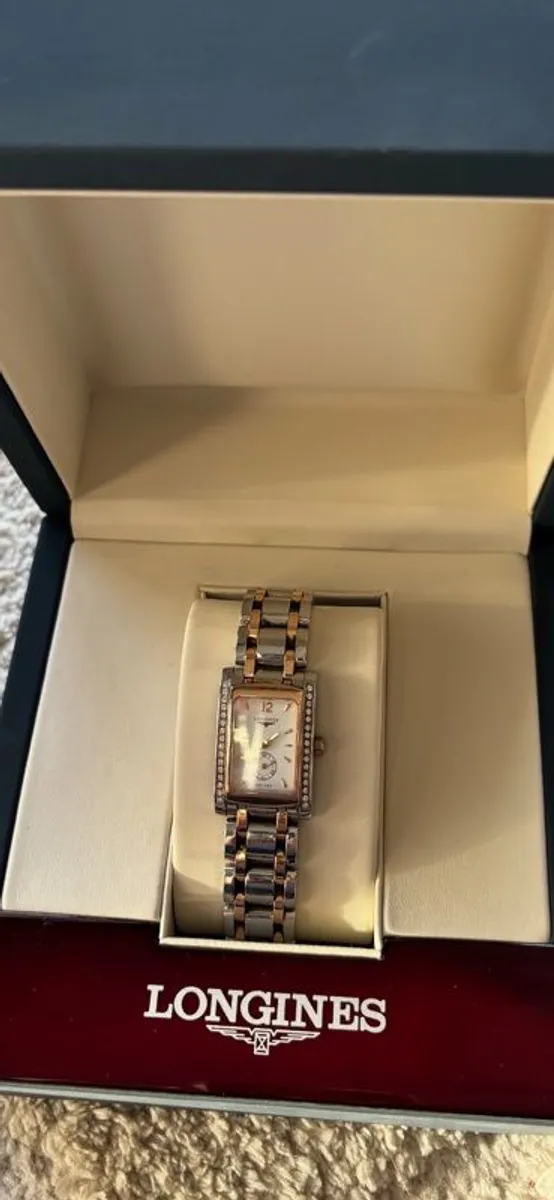 LONGINES DOLCEVITA, quartz watch,stainless steel with 18 karat pink gold crown. - Image 2