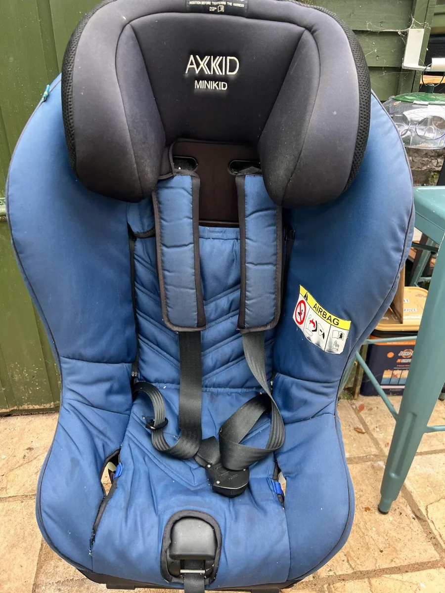 Free: Axkid Minikid Rear facing car seat - Image 1
