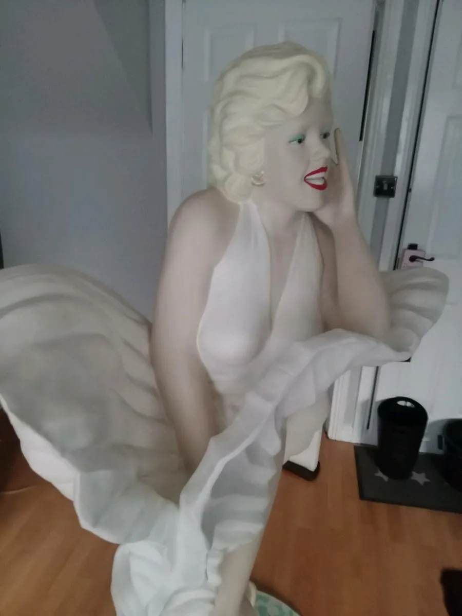 Marilyn Monroe life size figure - Image 3