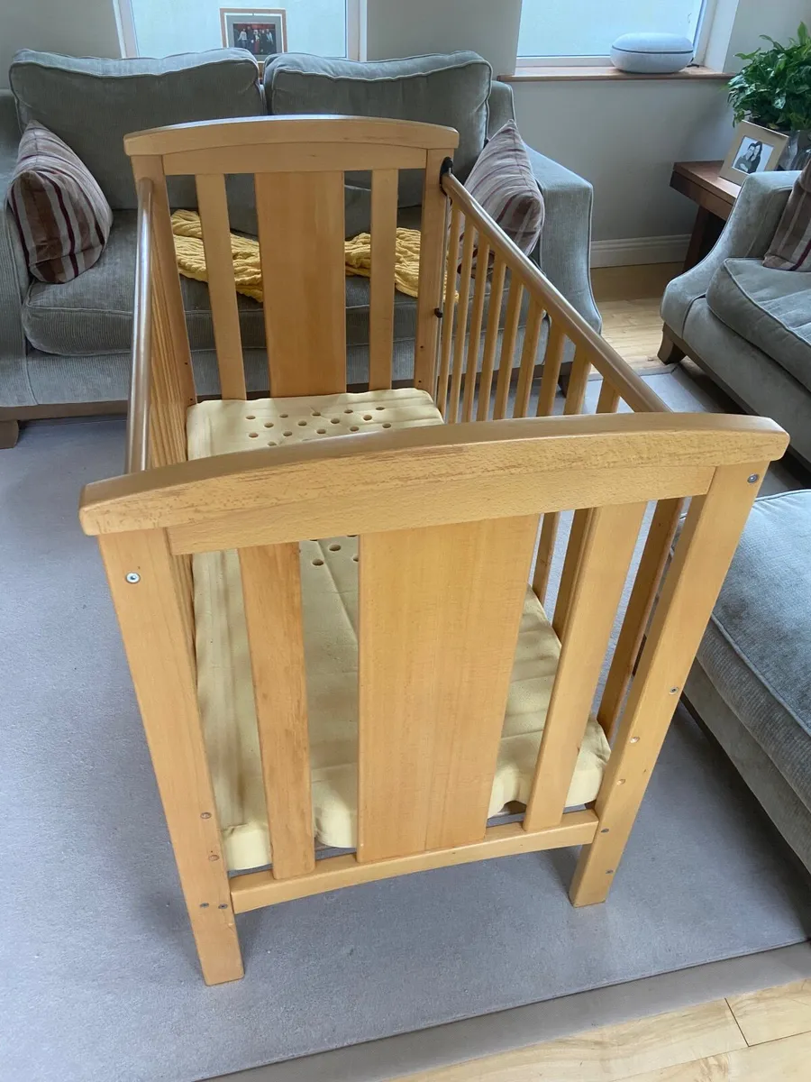Baby cot - Image 1